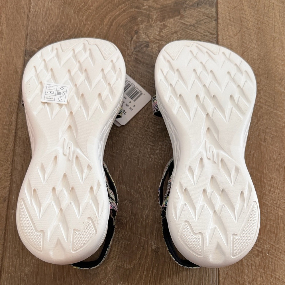 Skechers Vibrant Strappy Sandals - Picture 3 of 5